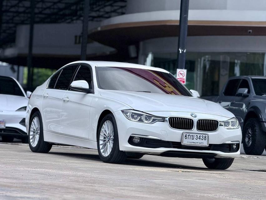 BMW 320d LUXURY LCI F30 AT 2017ซีดานขับหลัง ดีเซล 190 แรงม้า รถศูนย์ ไมล์ 241,xxx