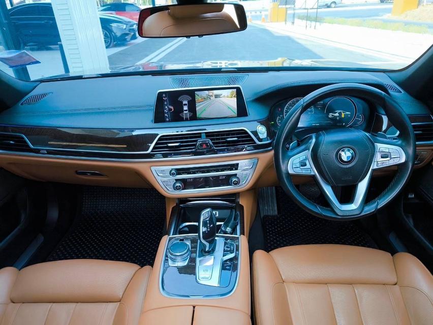 รหัสรถ KPV7414 2017 BMW 740li Limousine สีดำ 10