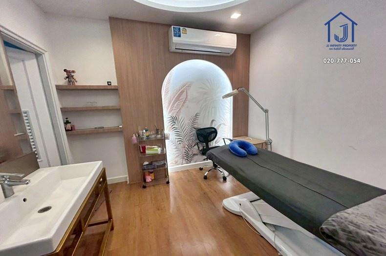 ขายโฮมออฟฟิศ 2 ชั้น 96 ตารางวา  ซอยพัฒนาการ 31/1 ใกล้ทางด่วนศรีรัช ,Airport Rail Link 8