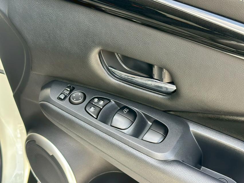 รหัสรถ PAT5119 Nissan Kicks 1.2VL E- Power ปี2024 สีขาว 10