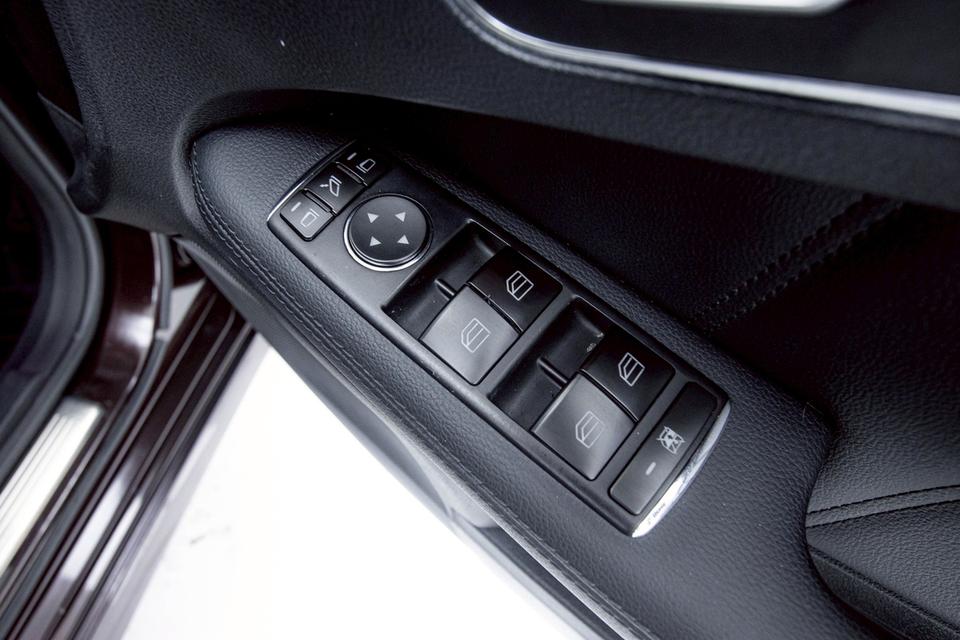 ✨ MERCEDES-BENZ E-CLASS E250 1.8 CGI W212 AT ปี 2011 รูปที่ 18