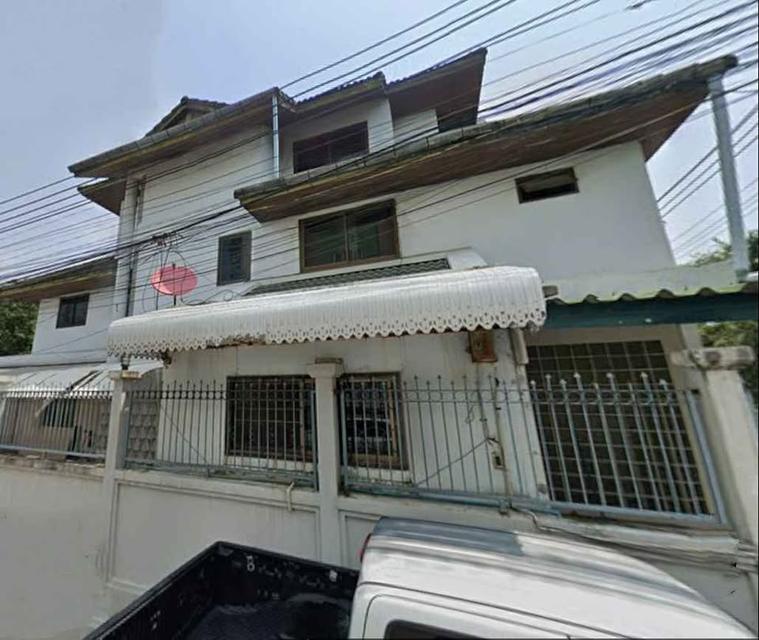 MHR282 จดทะเบียนบริษัทได้! ให้เช่าบ้านหลังใหญ่หลังมุม ซอย 20 มิถุนา พท. 500 ตร.ม. จอดรถ 4 คัน ใกล้ MRT สุทธิสาร & MRT ห้วยขวาง 8
