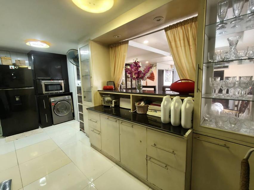 ขายบ้านสุขุมวิท71 ปรีดีพนมยงค์14 ทาวน์โฮมหลังมุม 3ชั้น ที่ดิน 39ตร.ว 5ห้องนอน ใกล้รถไฟฟ้าBTSพระโขนง เอกมัย ถนนกว้าง Sukhumvit 71 Ekkamai 0879074045 7