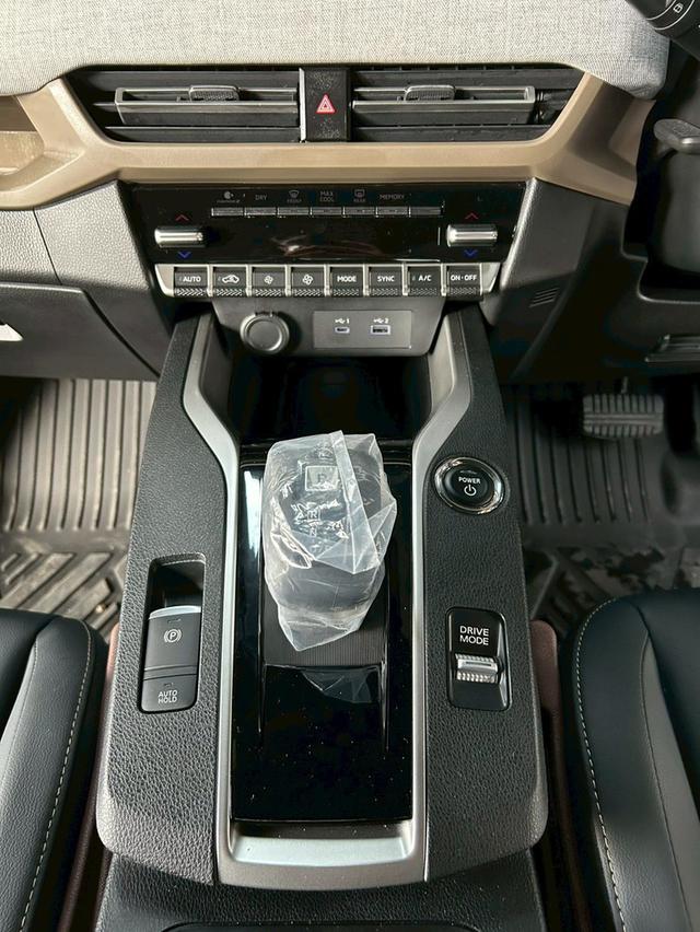 ขายด่วน! Mitsubishi XForce 1.6 HEV Ultimate X AT ปี 2025 20