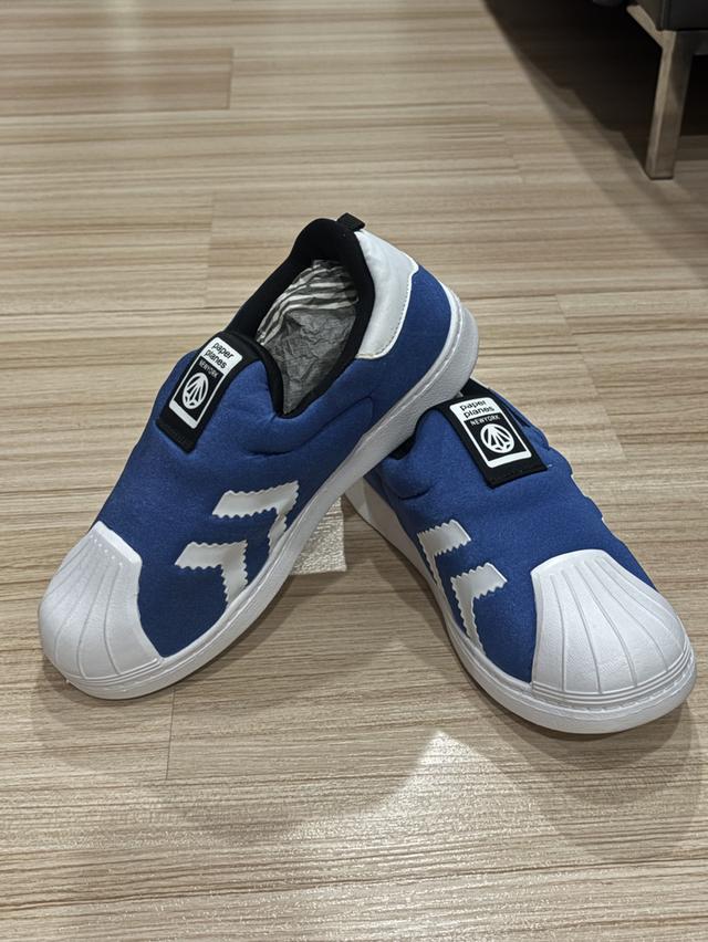 รองเท้าผ้าใบเด็กมือสอง รูปที่ 4