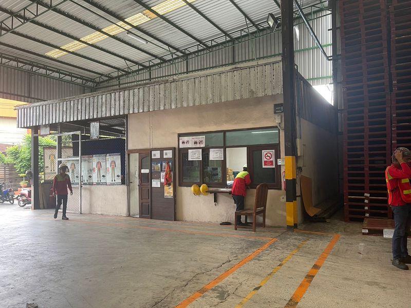 🕋Warehouse For Sale 3,200 Sq.m. Near Laemchabang:   (Can apply for a factory license) 3