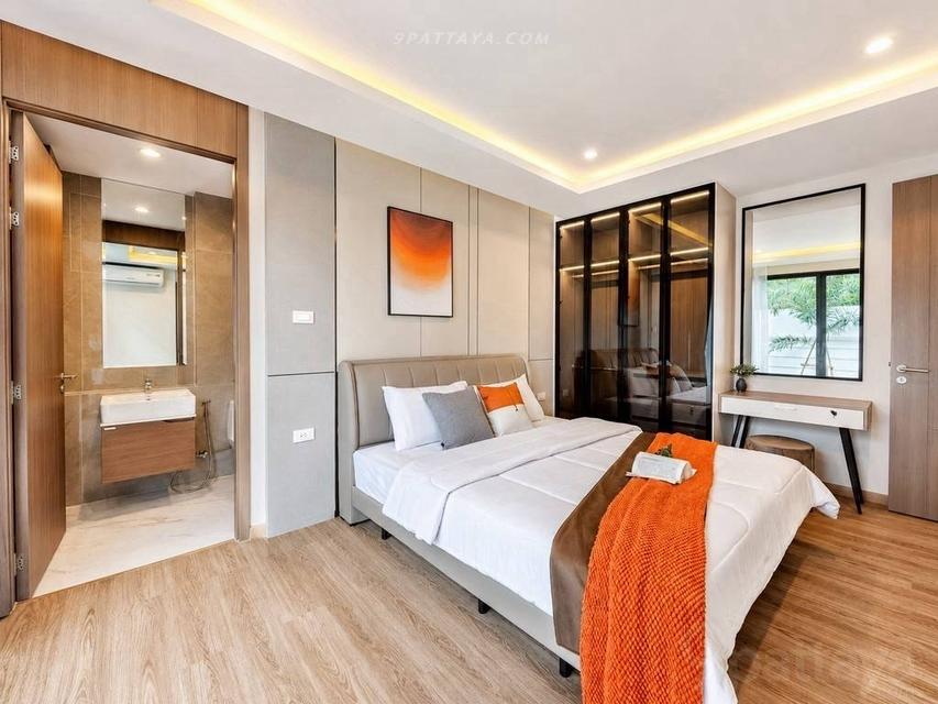 For Sale — Pool Villa near Jomtien BeachSpecial price pool villa in Soi Chaiyapruek, 1.5 km Jomtien Beach. Land size: 93.5 sq.wah 236 sq.m. 4 bedrooms 10