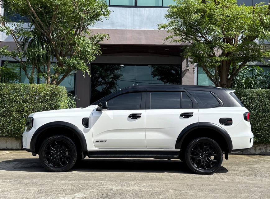 2023 FORD EVEREST 2.0 TURBO SPORT รถมือเดียวออกป้ายแดง รถวิ่งน้อย เข้าศูนย์ทุกระยะ ไม่เคยมีอุบัติเหตุครับ