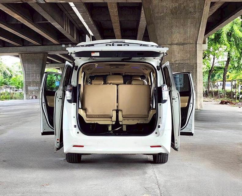 2015 Toyota VELLFIRE 2.5 Hybrid  รถสวยพร้อมใช้งาน ฟรีดาวน์ 10