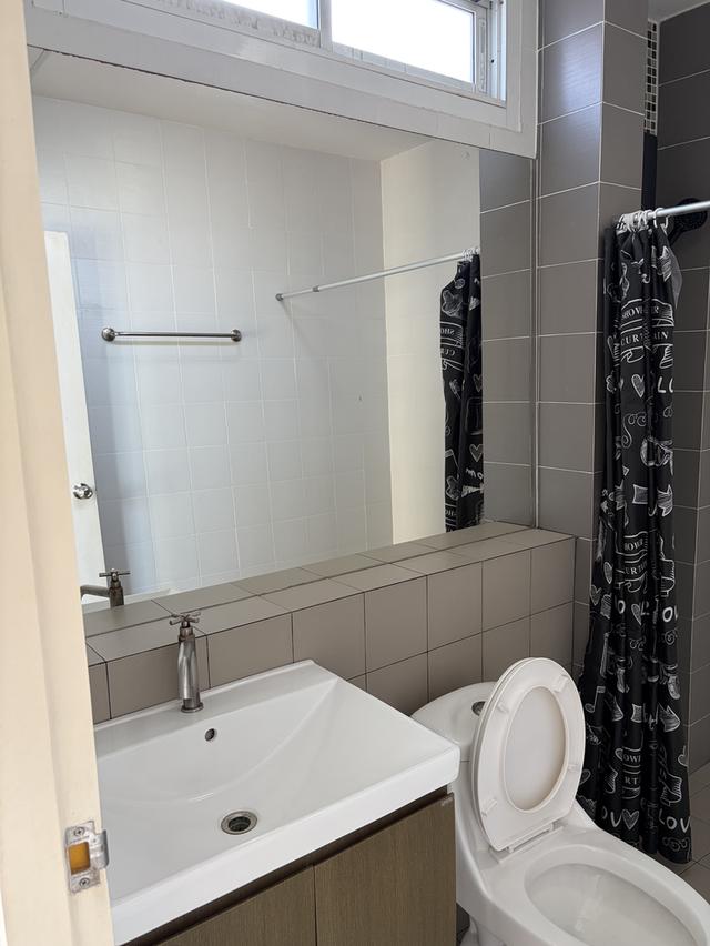 เช่า/ขาย หมู่บ้านดิไอบ๊อก เกษตรนวมินทร์ 3 ชั้น 3 ห้องนอน 3 ห้องน้ำ เดินทางสะดวกใกล้ถนนใหญ่ 19.3 ตรว. เช่า 15000 บาท/เดือน ขาย 3.49 ล้าน 4