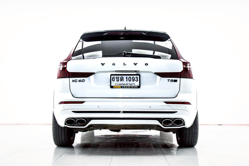 VOLVO XC60 2.0 RECHARGE T8 R-DESIGN   2018  7