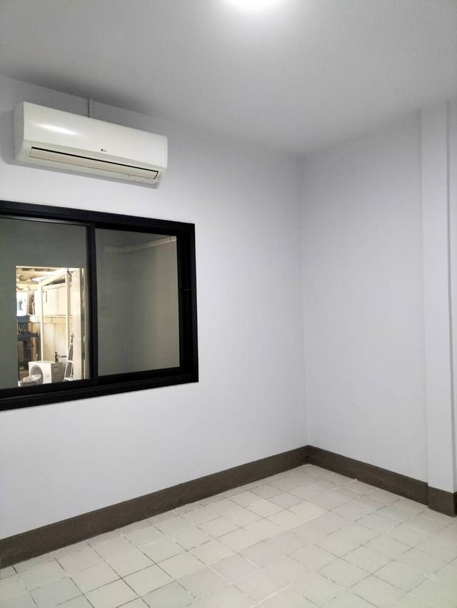 🏠 ขายบ้านทาวน์เฮ้าส์ชั้นเดียว ใกล้ตลาดข่วงสันกำแพง | Single-Storey Townhouse for Sale 6