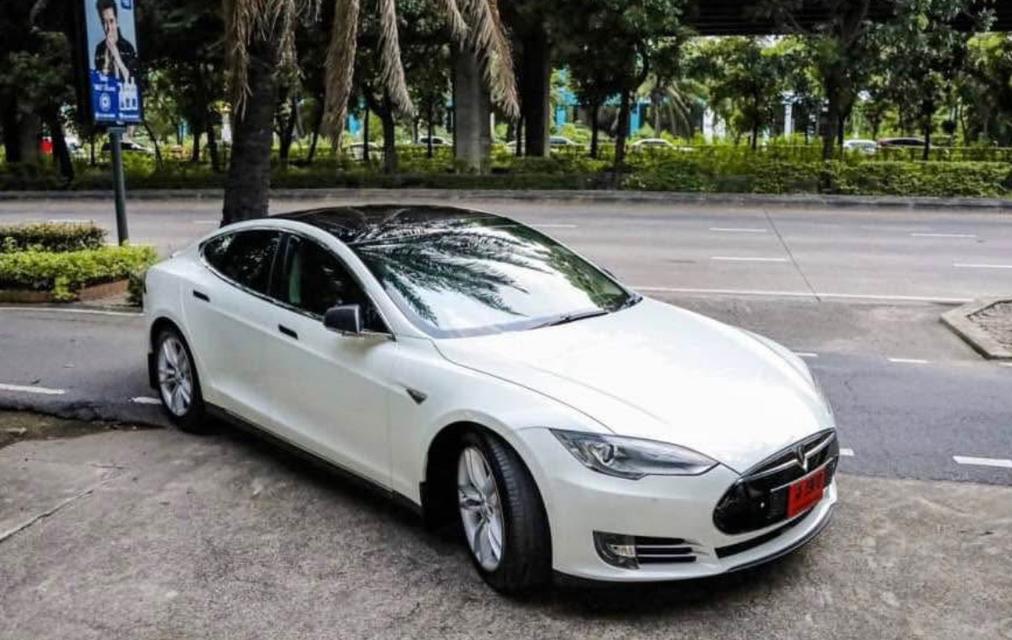 Tesla Model S P85D ปี 2015 รถไฟฟ้า ขายราคาดีมาก