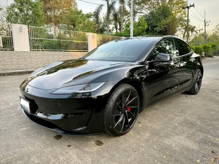 ขาย TESLA MODEL 3