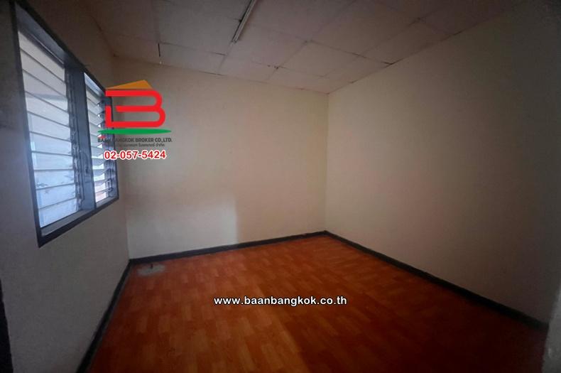 อาคารพาณิชย์ เนื้อที่ 16 ตร.ว. หมู่บ้าน เค.ซี.1 (ซอยหทัยราษฏร์ 39) ถนนหทัยราษฎร์ แขวงสามวาตะวันตก เขตคลองสามวา 18