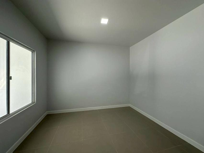 หมู่บ้านเดอะคัลเลอร์ส รังสิต-คลอง 4 ถนนรังสิต – นครนายก ต.ลาดสวาย อ.ลำลูกกา จ.ปทุมธานี 15