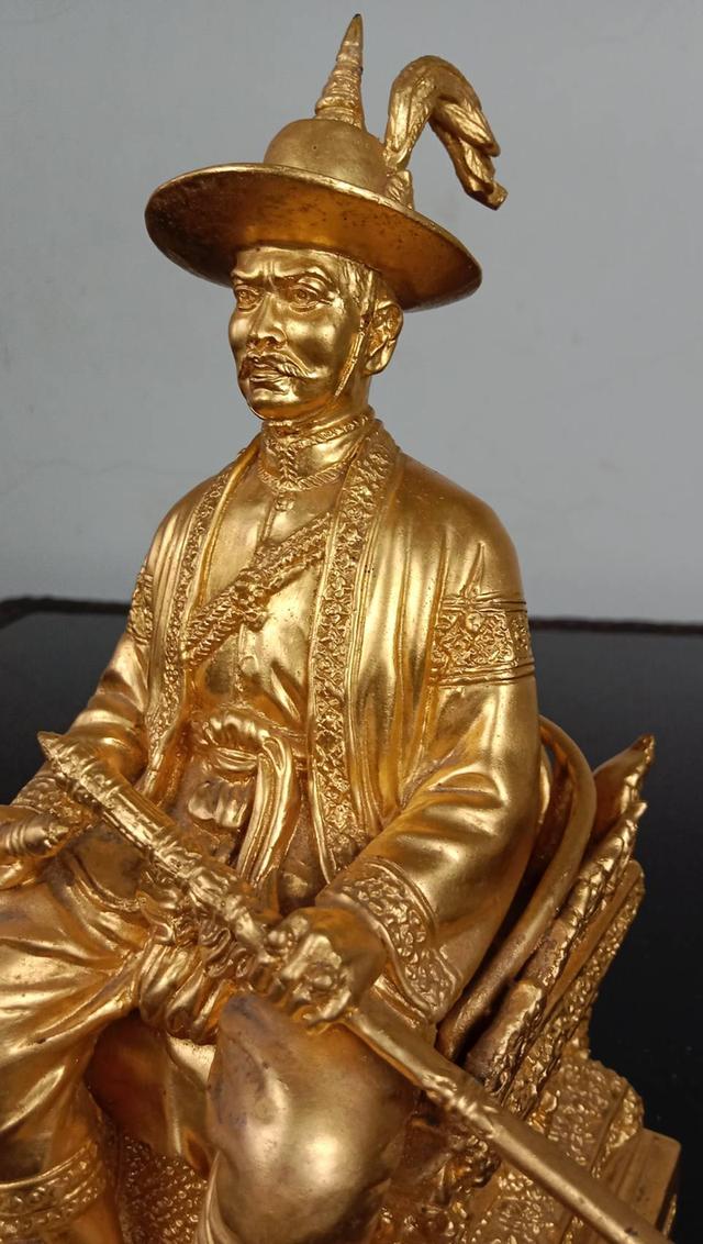 593.พระบรมรูปหล่อสมเด็จพระเจ้าตากสินมหาราช ทรงประทับนั่งบัลลังก์ รูปที่ 10