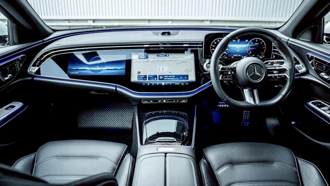 Mercedes-Bemz E220d AMG Line (Lanuch Edition)
