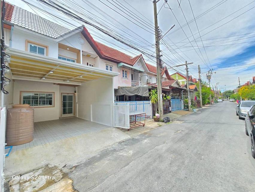 หมู่บ้านรัตนาวดี  จันทร์ทองเอี่ยม ทาวน์เฮาส์ 2 ชั้น ตกแต่งใหม่พร้อมอยู่ใกล้เซ็นทรัลเวตเกส ทำเลรถไฟฟ้าMRT เข้าออกได้ 2 ทาง ถนนกาญจนาภิเษกและแยกบางพลู 4
