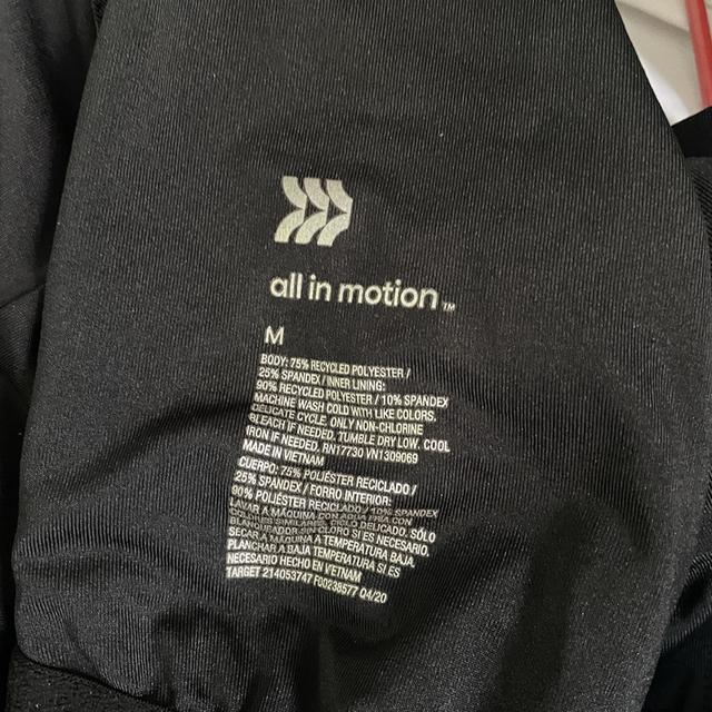 เสื้อกีฬาทรงครอป มือสอง สวยๆ 4