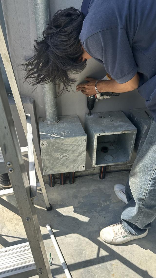 รับเดินสายโทรศัพท์ท์รับเดินสายแลนสายไฟสายกล้องวงจรปิดcctvสายลำโพงโทร0897728004ช่างศรารักษ์ รูปย่อยที่ 3