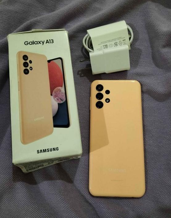 Samsung Galaxy A13 สีส้ม