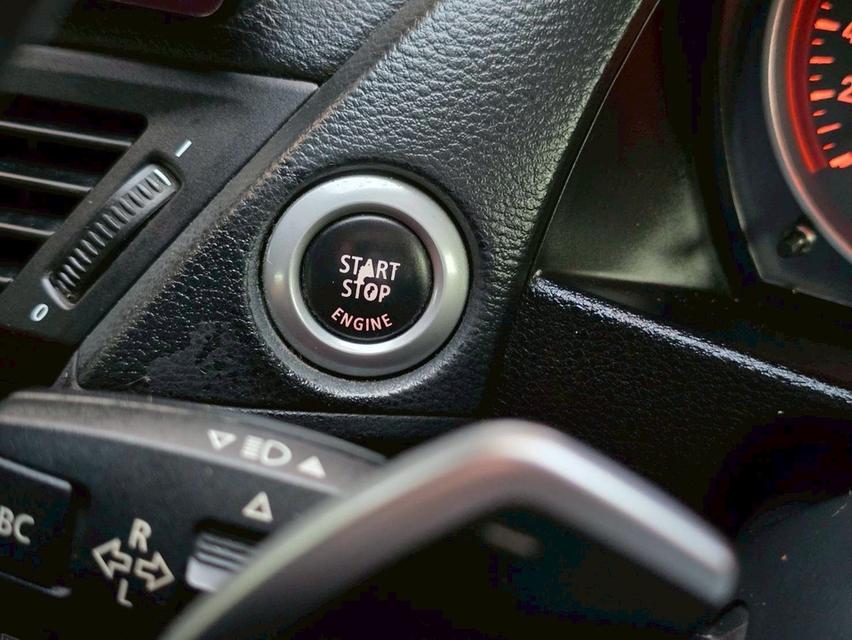 รหัสรถ WMT2969 BMW X1 sDrive20d Highline ปี 2012 รูปที่ 9