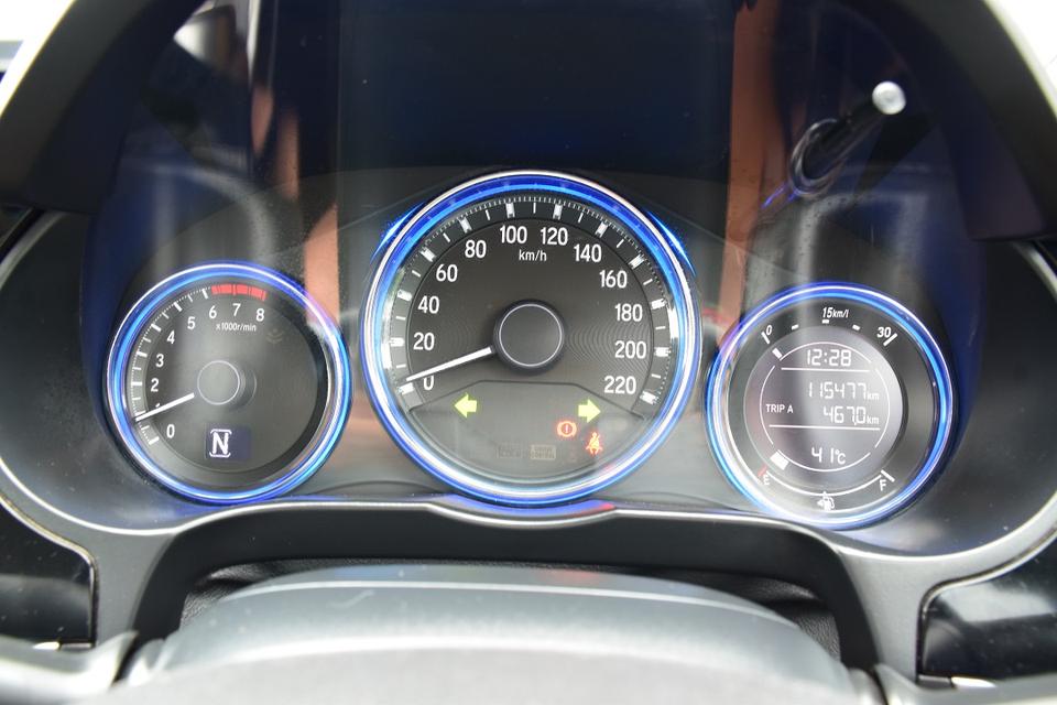 ฟรีดาวน์ /ปี2014 /ฟรีดาวน์ HONDA CITY 1.5SV เกียร์แพดเดิ้ลชิฟ /มัลติฟังชั่นส์ บลูทู๊ธ ครูสคอลโทล /พุตสต๊าท กุญแจคีเรท ครบ/โทร 0957401229 ไอดีไลน์ UTBP