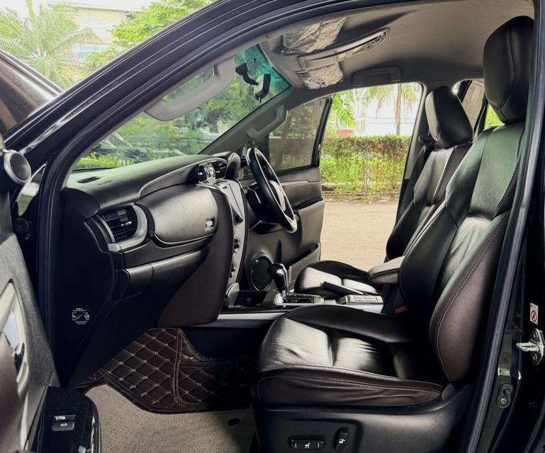 Toyota Fortuner 2.4 V auto 4x4  ปี 2018 รูปที่ 12