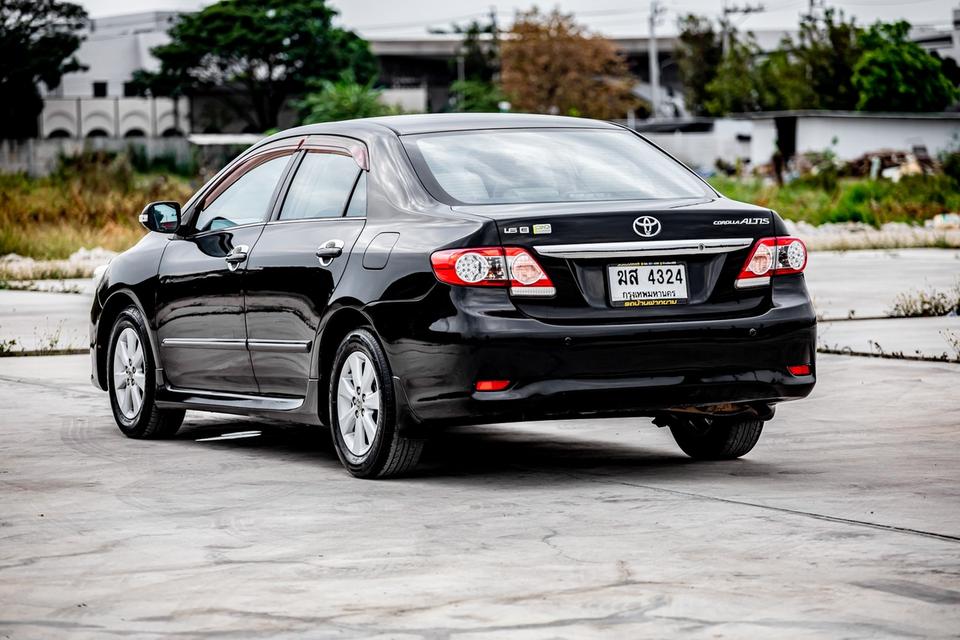 Toyota Altis 1.6E ปี 2012 สีดำ สวยสภาพดี 5