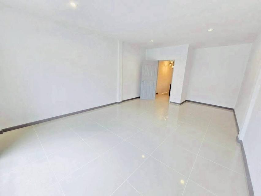 บ้านเลิศอุบล รามอินทรา 65  ถนนรามอินทรา แขวงท่าแร้ง เขตบางเขน กรุงเทพมหานคร 5