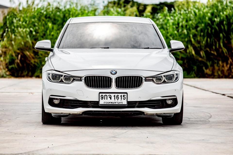 BMW 320i Luxury ปี 2016
