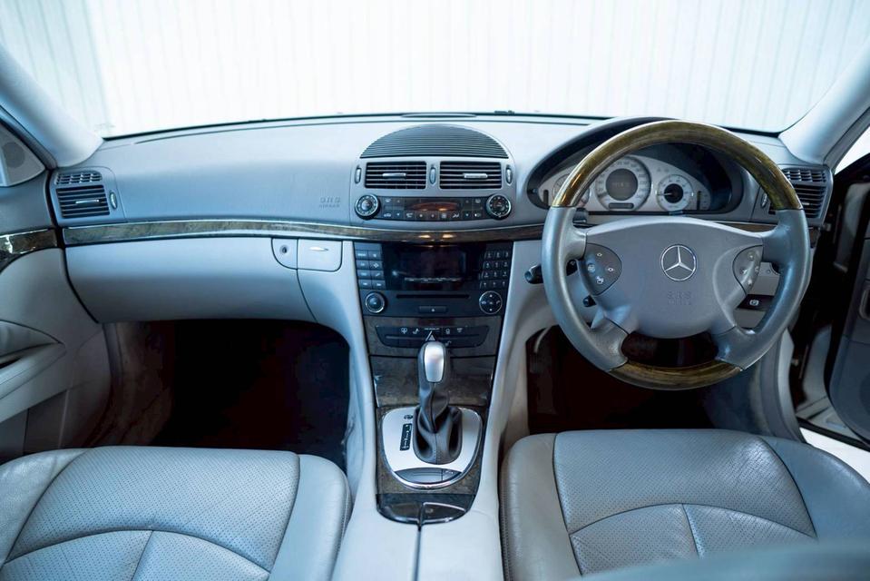 BENZ E240 AVANTGARDE (W211) ปี 2004 16