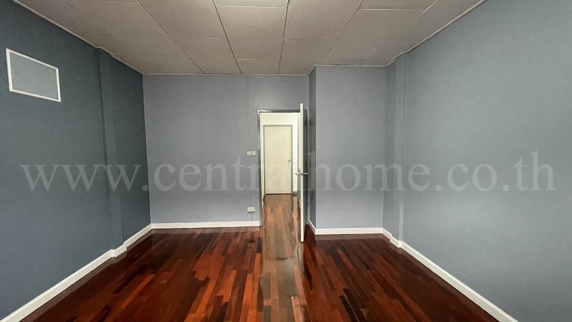 ทาวน์เฮ้าส์ 2 ชั้น ลาดพร้าว 101 ใกล้ MRT สถานีลาดพร้าว 101 พร้อมอยู่ 15