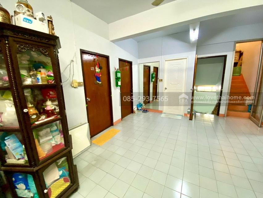 ขายบ้านเดี่ยว 2 ชั้น ซอยนวมินทร์42 พื้นที่ 95 ตารางวา ขาย 16.5 ล้านบาท ทำเลดีมาก ถนนเมน เข้าซอยเพียง 100 เมตร ใกล้เดอะมอลล์บางกะปิ 7