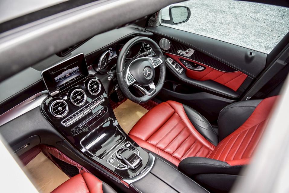 รหัสรถ CBL6117 Mercedes-Benz GLC250 4Matic Coupe 2.0 AMG AT 2019 18