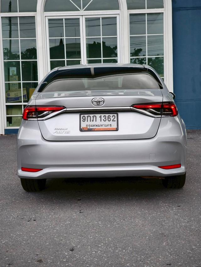 Toyota Altis 1.6G Auto (จดทะเบียนปี 2020) 9