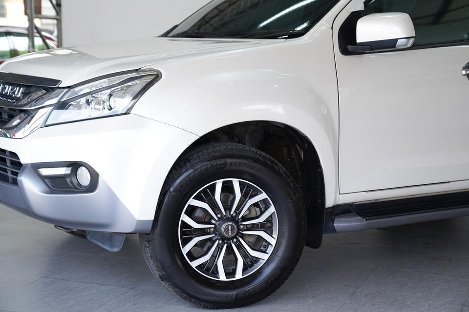 ISUZU MU-X 1.9 DVD AT2WD ปี 2016 สีขาว 2