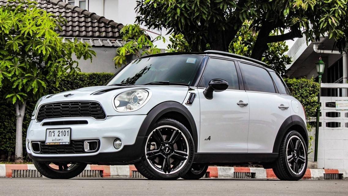 MINI COOPER S 4WD TOP Countryman All 4 ปี 2013 (โฉม ปี10-ปัจจุบัน) เคริ่องยนต์เบนซิน สีขาว - ดำ 5 ประตู ไมล์เพียง 133,877 Km. 2