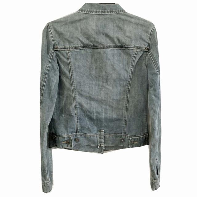 H&M สีแปลกตาหายากมาก งานสวยไม่ซ้ำใคร ผ้าใหม่สุด ๆ มีกระเป๋าอก+ข้าง ผ้านุ่มใส่สบาย พร้อมส่ง ไม่ต้องรอ