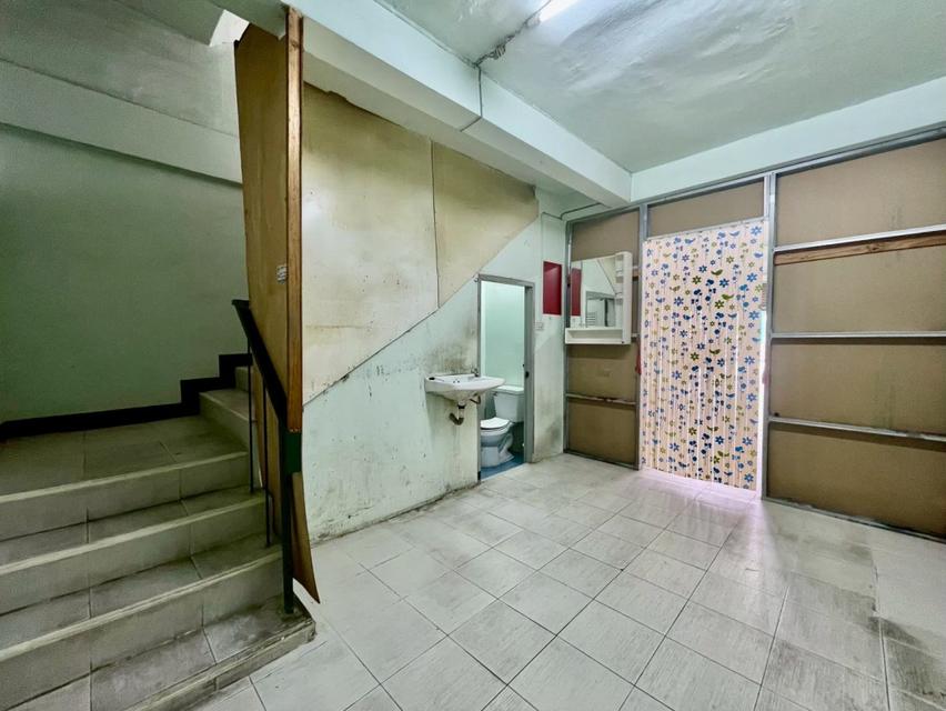 ให้เช่าอาคารพาณิชย์ 3.5 ชั้น 16 ตรว. ถ.ประชาอุทิศ 60-2 ใกล้โรงเรียนอิสลามวิทยาลัย 3