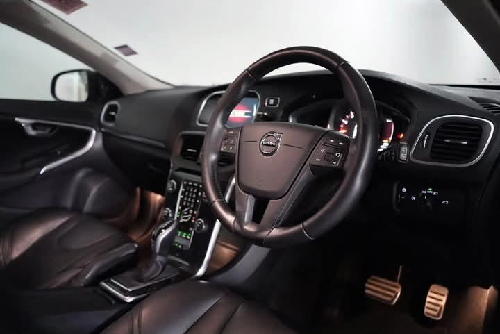 Volvo V40 มือสองสวยมาก 6