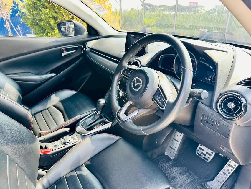 รถบ้านเข้าใหม่ สวย เดิม เข้าศูนย์ตลอด วารันตีหลังการขาย #MAZDA 2 Skyactiv 1.3 High Connect ปี2017จด2018 สีน้ำตาลเข้ม เกีรย์ออโต้ เครื่องเบนซิน ราคา รูปที่ 9