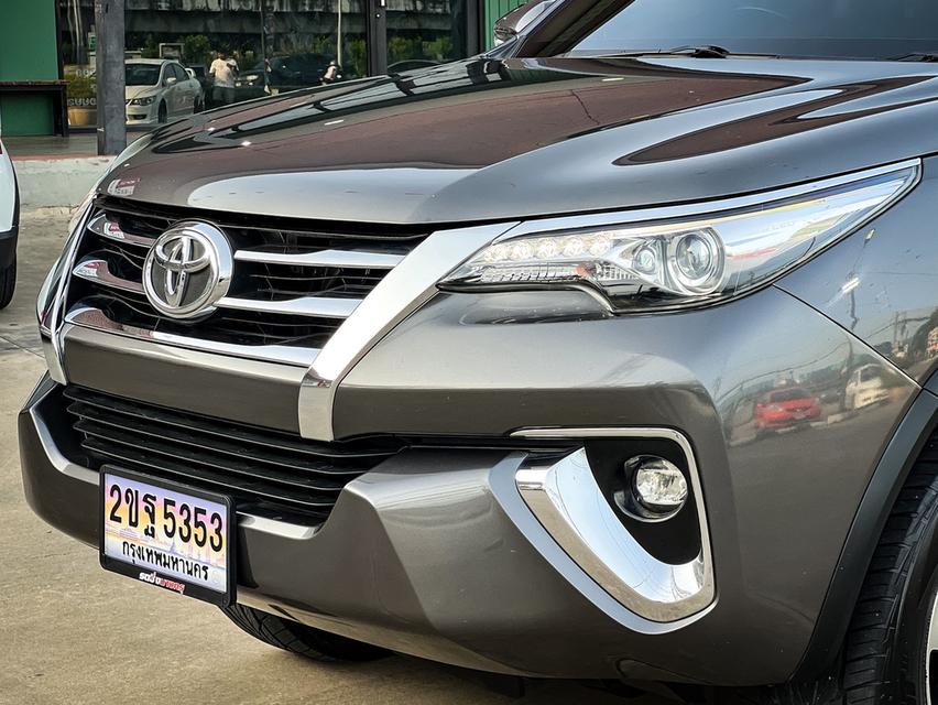 Toyota Fortuner 2.8V 4wd ปี22 9