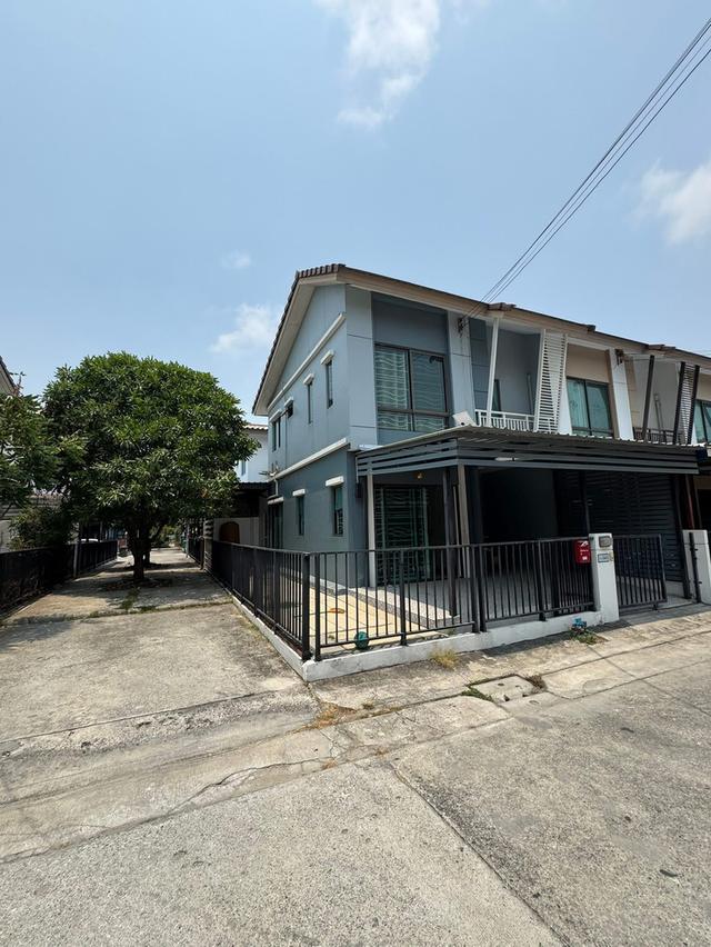 ‼️ขายบ้านหลังมุมสนใจติดต่อ ทักแชทได้เลยนะคะ ‼️ บ้านพฤกษา 87/1 (หลังมุม) หมู่บ้านอยู่ในพฤกษาอเวนิว ถนนหนามแดง-บางพลี เข้า-ออก ได้หลายทางทั้งถนนบางนาตรา 1