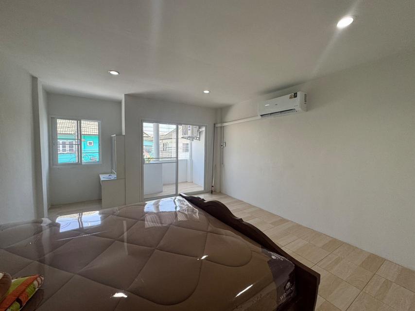 หมู่บ้านพนาสนธิ์ วิลล่า 10 เฉลิมพระเกียรติ 48 ทาวน์โฮมแปลงมุม 2 หลังติดกัน 47 ตรวา 3 นอน 2 น้ำ 7