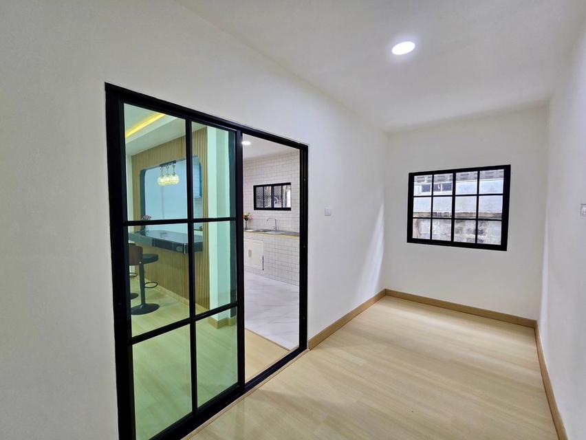 หมู่บ้านวรารักษ์ เลียบคลองสอง 27 7
