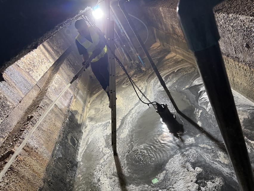 รถดูดส้วมปทุมธานี 0877945954 รถดูดส้วม