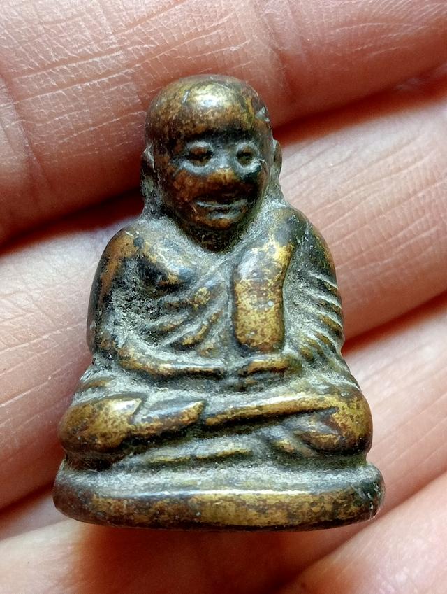 หลวงพ่อเงิน สอบถามได้ค่ะ