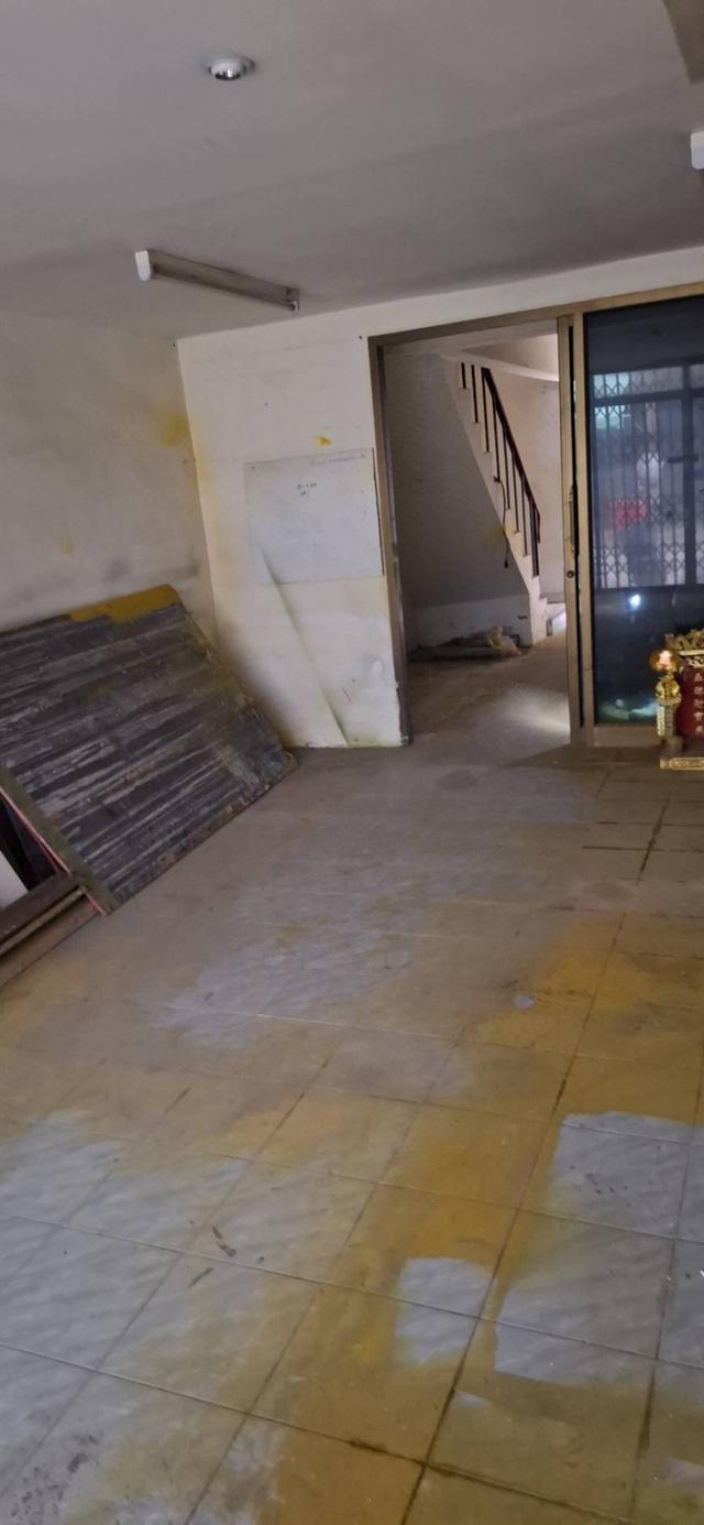 อาคารพาณิชย์ 3ชั้น พร้อมขาย หมู่บ้านอมรชัย3 ติดทางคู่ขนานถนนบรมราชชนนี (ซอย 72) 2